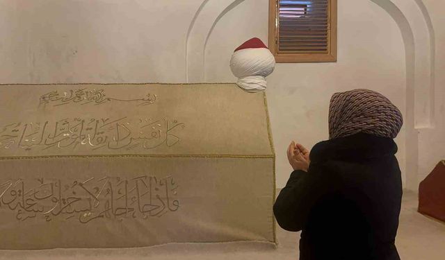 Batı Karadeniz'in fatihi Emir Karatekin Bey'in kabrini her yıl binlerce kişi ziyaret ediyor