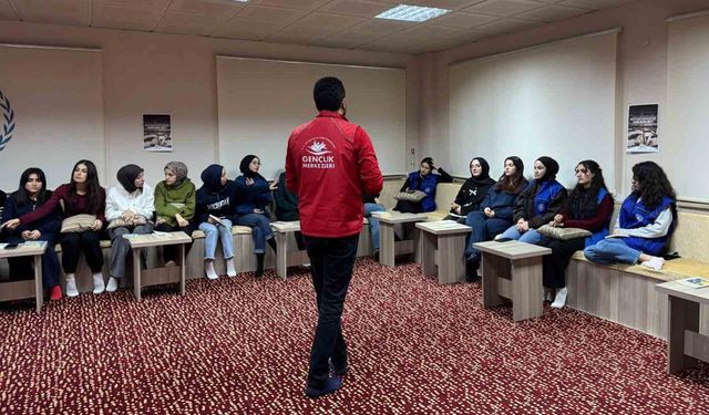 Bayburt'ta gençler bağımlılığa karşı bilgilendirildi
