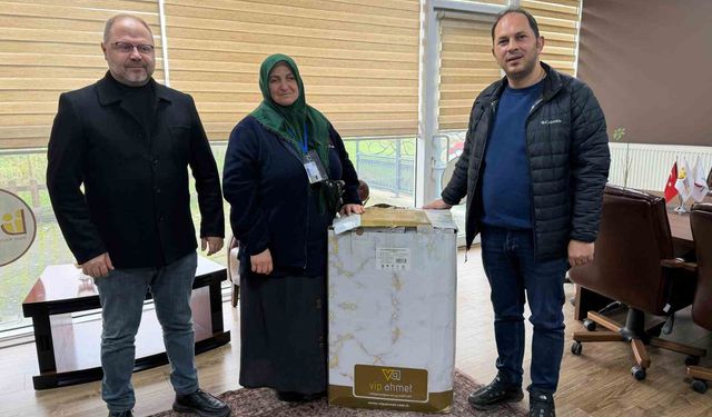 'Bayrağı kızımın çeyizine koyacağım' diyen kadının kızına çeyiz desteği