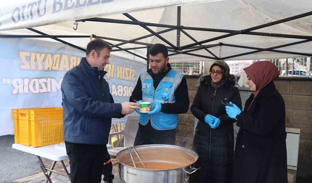 Belediyeden pazarcılara çorba ikramı