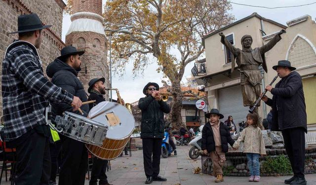 Bergamalı kadınlardan tarihi arastada panayır