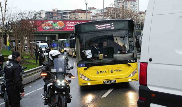Beşiktaşlı taraftarlar Kadıköy'e geldi