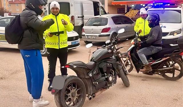 Bilecik'te motosiklet ve ATV sürücülerine trafik denetimi