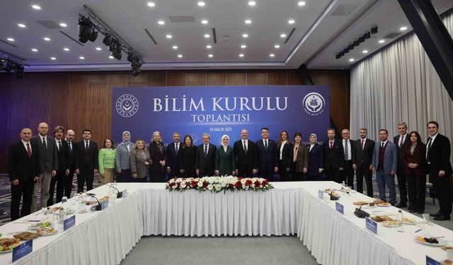 Bilim Kurulu toplantısı Rektör Hacımüftüoğlu'nun katılımıyla gerçekleştirildi; Bilim temelli sosyal politikalar vurgusu