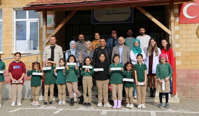 'Bir Hikaye Bin Neşe' çocukların yüzünde tebessüm oluyor
