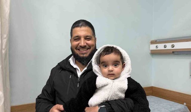 Boğazına cisim kaçan çocuğu 'Heimlich' manevrasıyla kurtardı