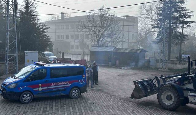 Bolu'da köylüler ağır tonajlı araçlara karşı ayaklandı: Köyün giriş çıkışında lastik yaktılar