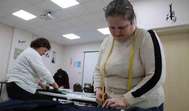 Bolu'da özel çocuklar eğitim alırken, anneleri el emeği ürünler üretiyor