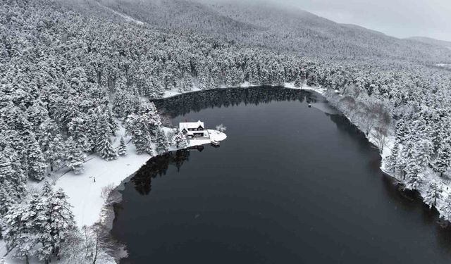 Bolu'nun incisi beyaza büründü, ortaya kartpostallık görüntüler çıktı