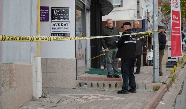 Boşanma görüşmesinde kayınpederinin ağır yaraladığı kadın yaşam mücadelesini kaybetti