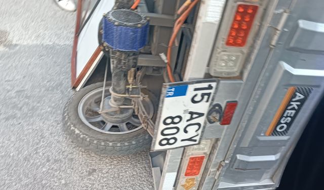 Burdur'da minibüsle üç tekerlekli motosiklet çarpıştı: 2 yaralı
