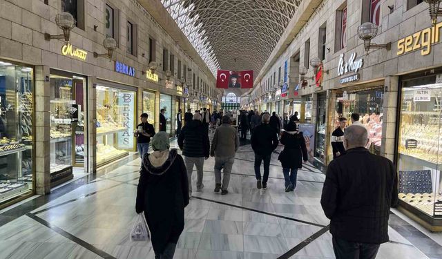Bursa'da Vakıfların fahiş kira zammı esnafı vurdu