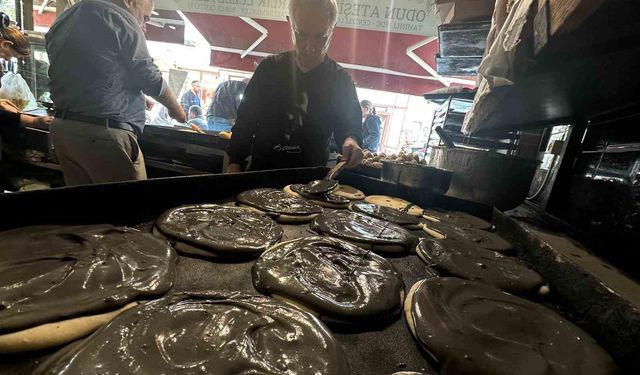 Bursa'nın coğrafi işaretli Tahinli Pidesi artık siyah tahinle de yapılıyor