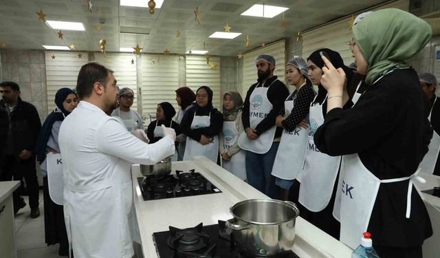 Büyükşehir KAYMEK'ten yabancı öğrencilere Kayseri Yemekleri Kursu ve Yağlama etkinliği