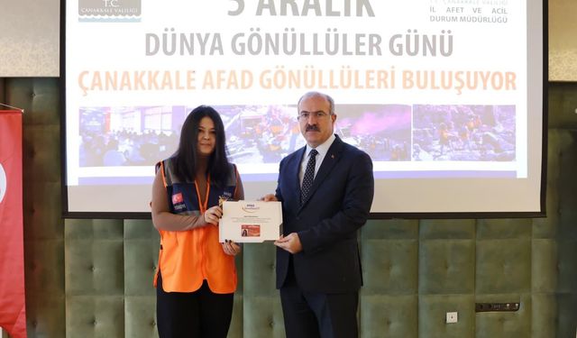 Çanakkale'de AFAD gönüllülerine kimlik kartları teslim edildi