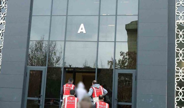 Çanakkale'de kuyumcuyu soymaya kalkışan 2 şüpheli tutuklandı