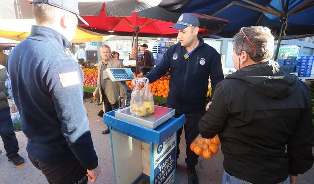 Canik'te pazarlarda denetim: Tartıdan tezgaha tam kontrol