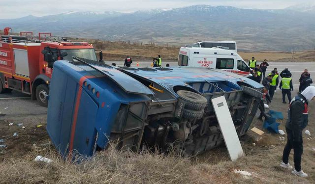 Cezaevi nakil aracı devrildi, aralarında mahkûmların da bulunduğu 5 kişi yaralandı
