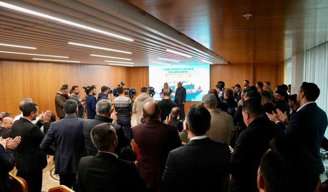 CHP Arnavutköy'de istifa depremi: 2 meclis üyesi ve 100 partili CHP'den istifa etti