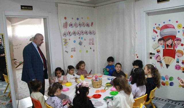 Cizre'de 4-6 yaş Kur'an kursu öğrencileri, çift dallı eğitimle hem eğleniyor hem öğreniyor