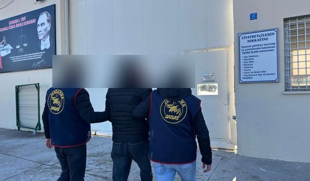 Çorum'da JASAT ekipleri 7 ayrı suçtan aranan firariyi yakaladı