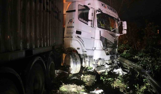 D-650 kara yolunda zincirleme kaza: 12 yaralı