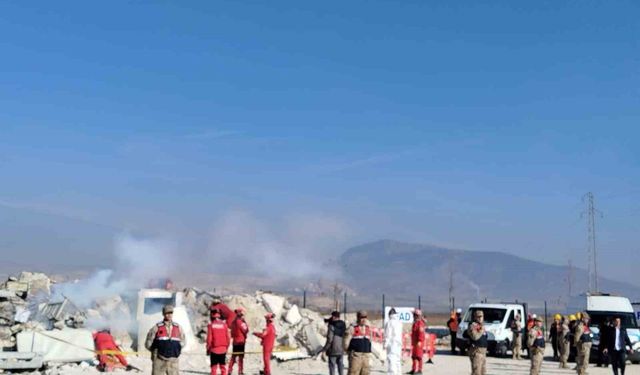 Denizli'de 5.6 büyüklüğünde deprem senaryosu tatbikatı