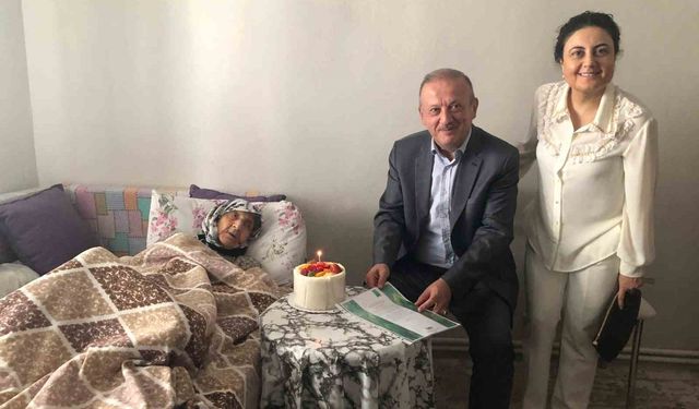 Denizli'nin asırlık çınarı 107 yaşında hayatını kaybetti