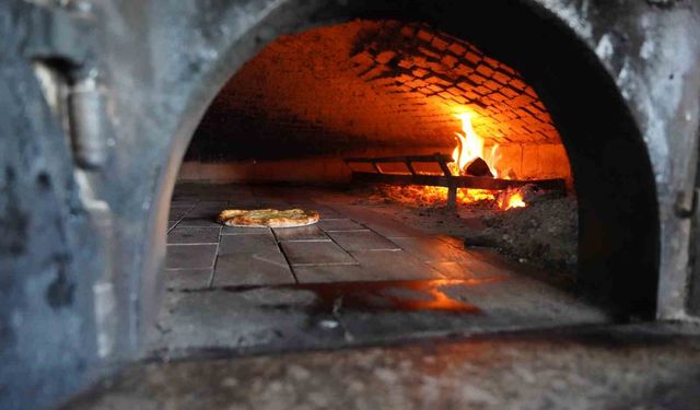 Derepazarı Pidesi nesilden nesile aktarılıyor