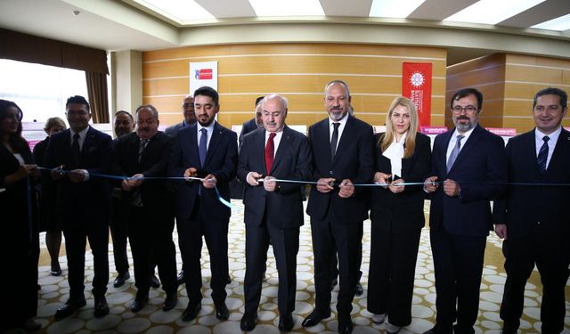 Dijital Dünyada Güvenli Kalmak - Adana Zirvesi'nin açılışı gerçekleştirildi