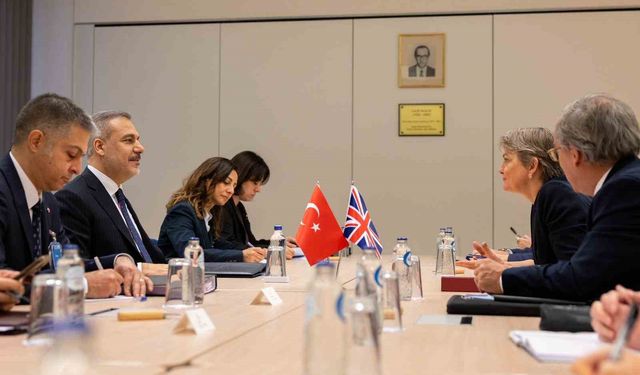 Dışişleri Bakanı Fidan, İngiliz mevkidaşı Cooper ile görüştü