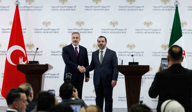 Dışişleri Bakanı Fidan SDG'nin Suriye ordusuna entegrasyonu sürecinde İsrail engeline işaret etti