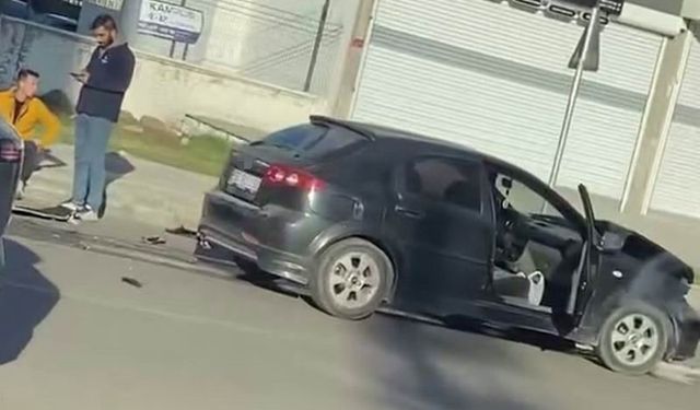 Diyarbakır'da otomobiller çarpıştı: 2 yaralı