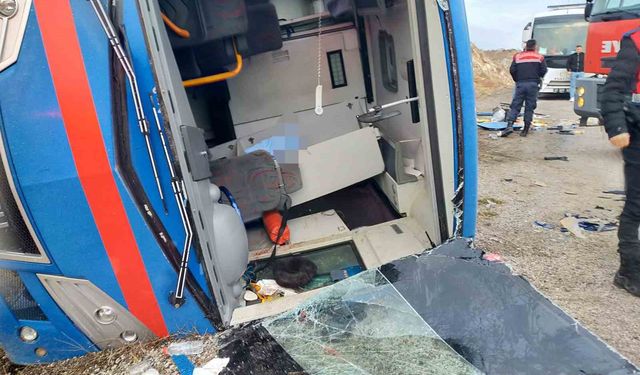 (Düzeltme) Cezaevi nakil aracı devrildi, 7 jandarma ve 2 Adalet Bakanlığı personeli yaralandı