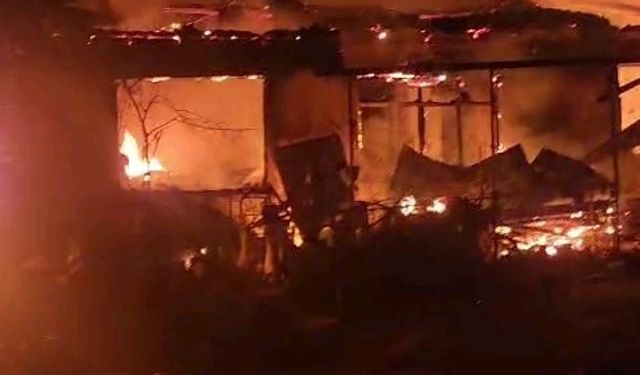 Edirne'de ahırda çıkan yangın 3 eve sıçradı