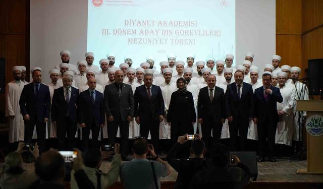Edirne'de Dini İhtisas Merkezi ilk mezunlarını verdi