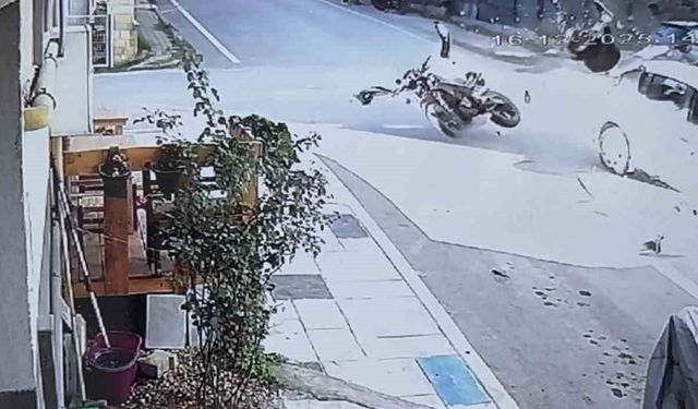 Edirne'de motosiklet sürücüsünün hayatını kaybettiği feci kaza kamerada