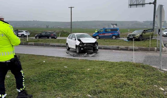 Edirne'de otomobiller çarpıştı: 7 yaralı