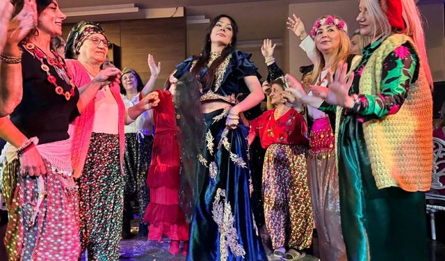 Edirne'de Roman gecesinde Trakya gelenekleri canlandırılıp, 9/8 oynandı