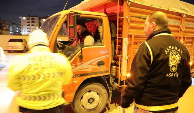 Ehliyetsiz sürücü çekme belgeli kamyonetle yakalandı: 46 bin 621 lira ceza