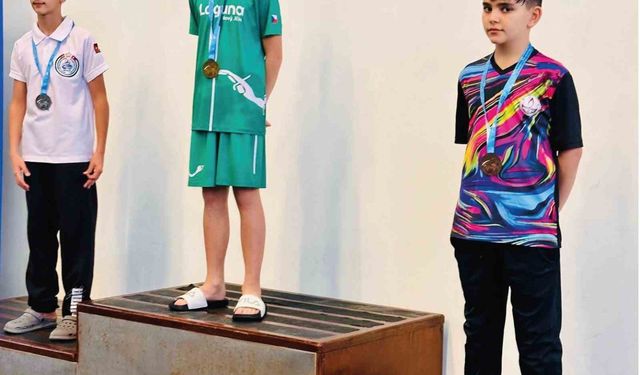 Elazığ paletli yüzme yarışlarında dünya 3.'sü oldu