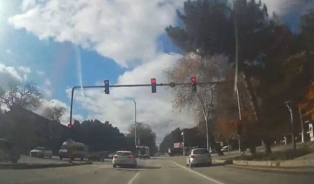 Elazığ'da hatalı şerit değiştirme kazaya neden oldu