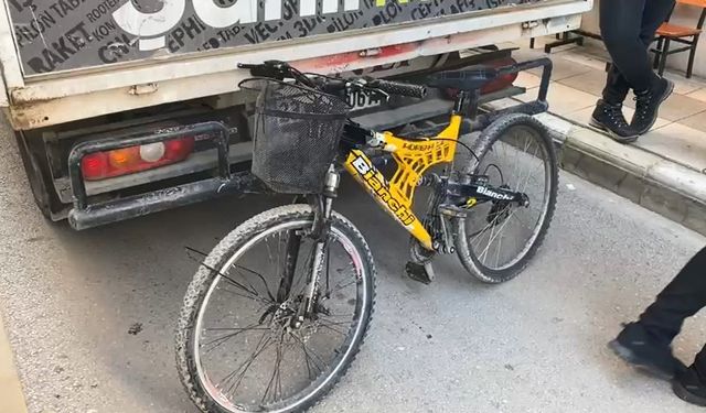 Elazığ'da pikaba çarpan bisikletli yaralandı