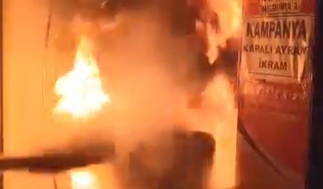 Elazığ'da yanan işletmenin yardımına esnaf yetişti