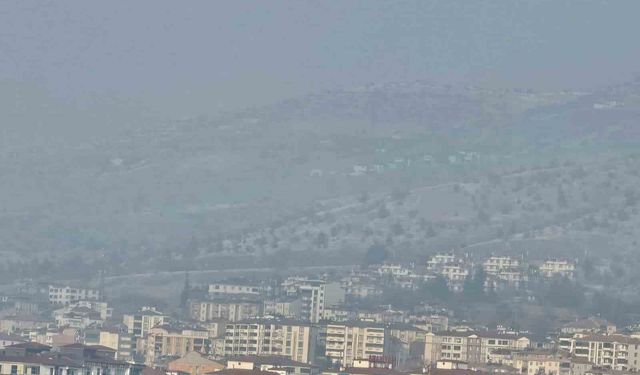 Elazığ'ın yüksek kesimlerinde sis etkili oluyor