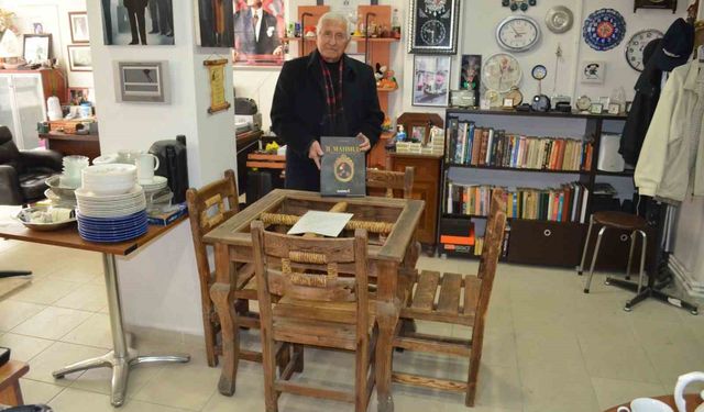 Emekli öğretmenin evinden tarih fışkırıyor: II. Mahmut'un masasından Çanakkale kılıcına