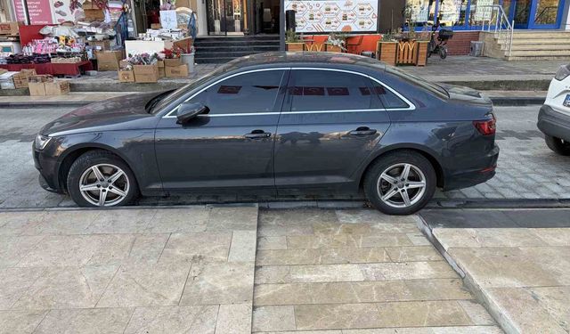 Engelli rampasına aracını park eden başkan yardımcısı cezayı yedi