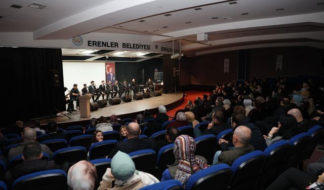 Erenler'de Hikayeli Türküler Konseri'ne vatandaştan ilgi