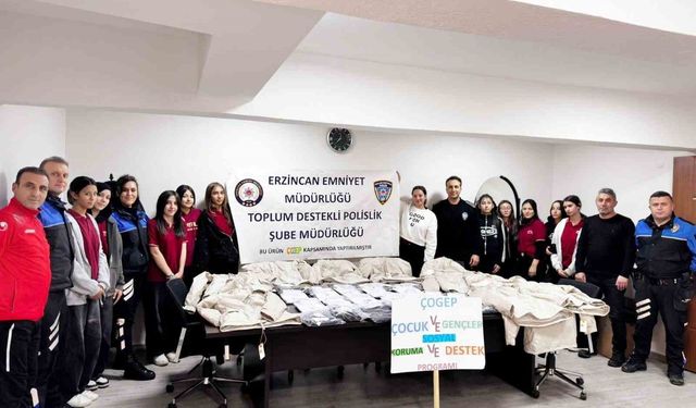 Erzincan'da öğrencilere kayak ve drama kursu desteği