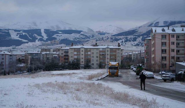 Erzurum güne karla uyandı